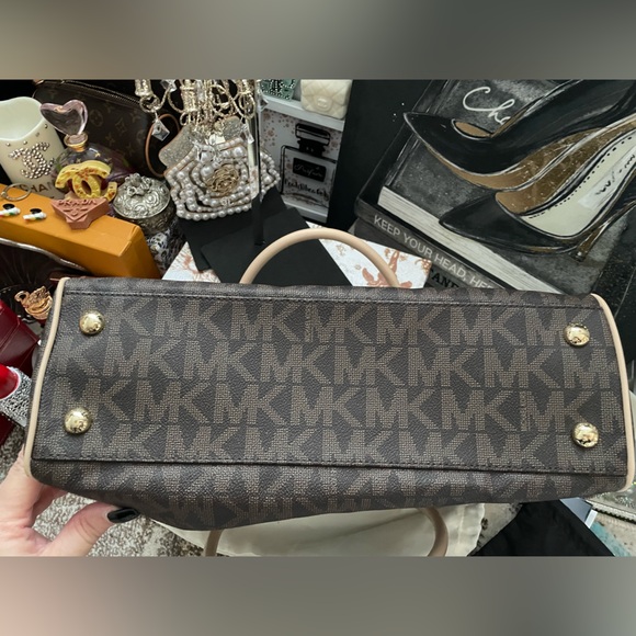 ✨ Michael Kors Signature Monogram Brown Leather Print Shoulder Bag✨LIKE NEW - Picture 10 of 14